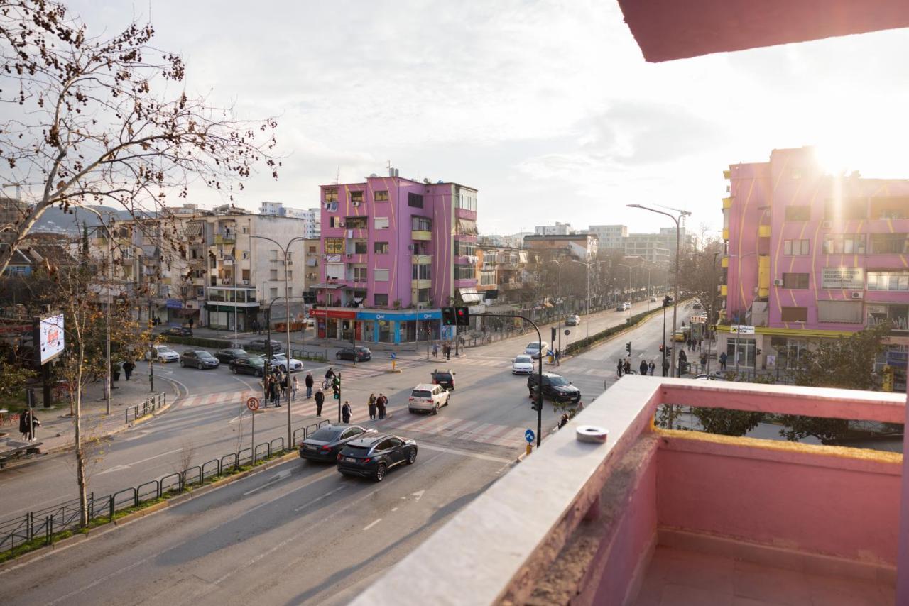 Three Doors Apartments, Kiwi 1+1 Apartment تيرانا المظهر الخارجي الصورة