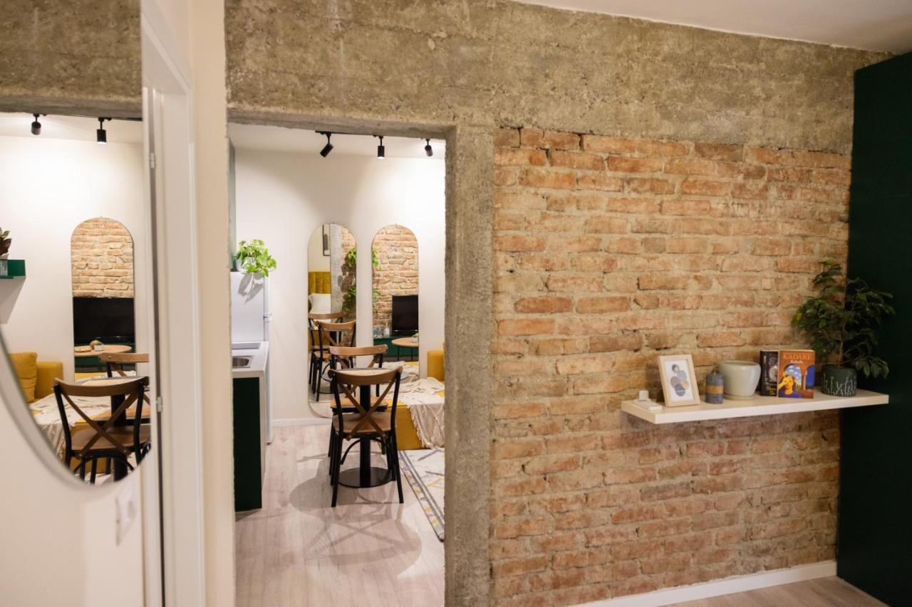Three Doors Apartments, Kiwi 1+1 Apartment تيرانا المظهر الخارجي الصورة