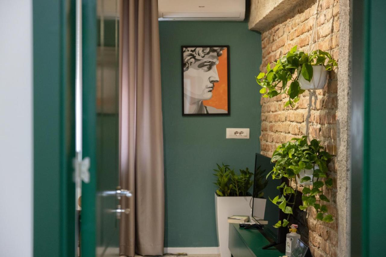 Three Doors Apartments, Kiwi 1+1 Apartment تيرانا المظهر الخارجي الصورة
